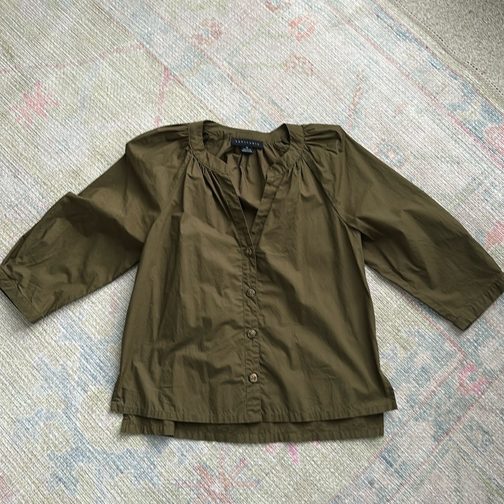 SANCTUARY Women’s Cotton Button Front Blouse. Dark green.